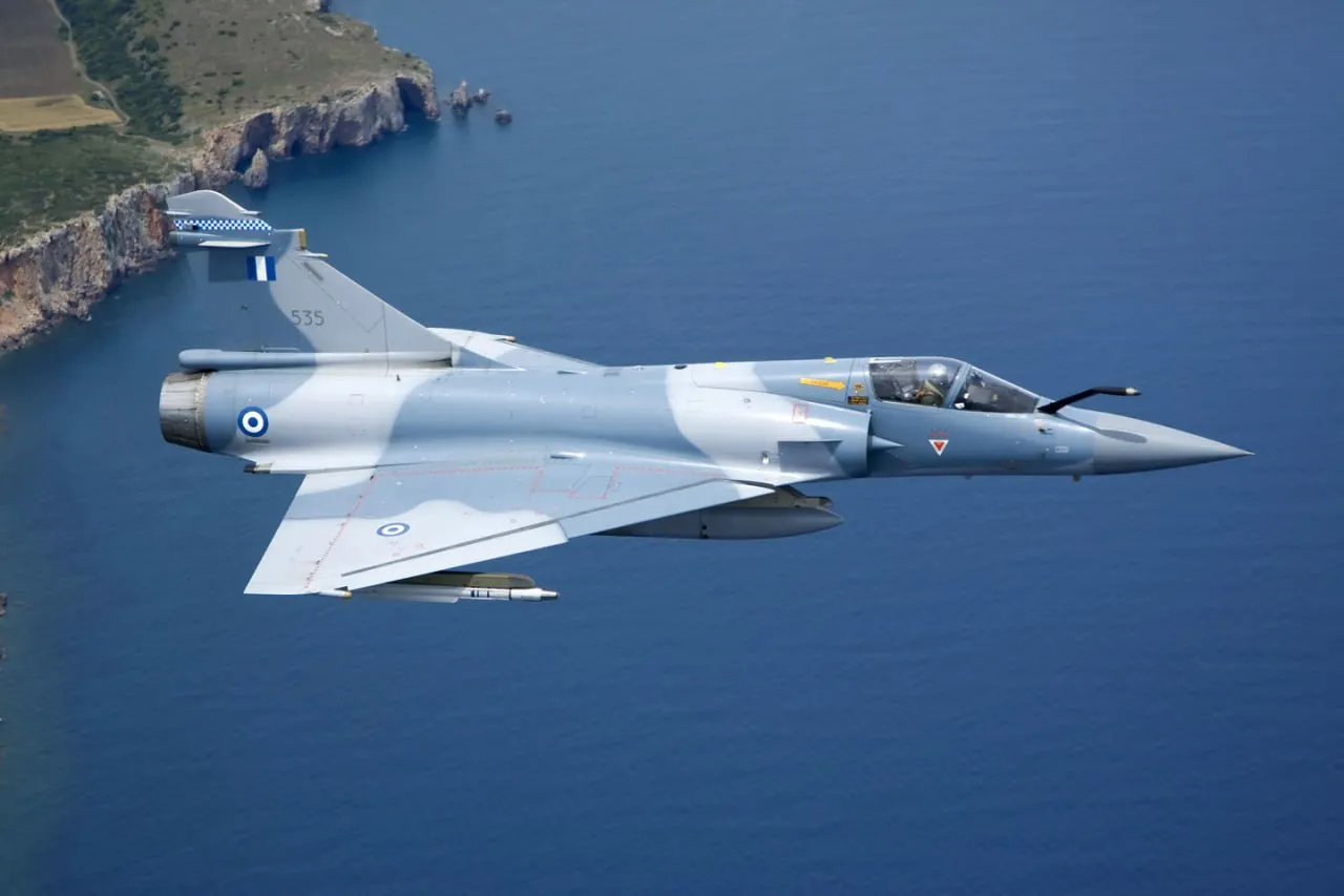 Mirage 2000 для Киева: Макрон хочет передать греческие самолёты Зеленскому