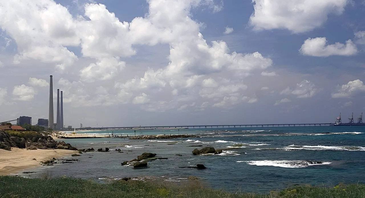 В ответ на удары по энергообъектам Иран может «выключить свет» в Израиле