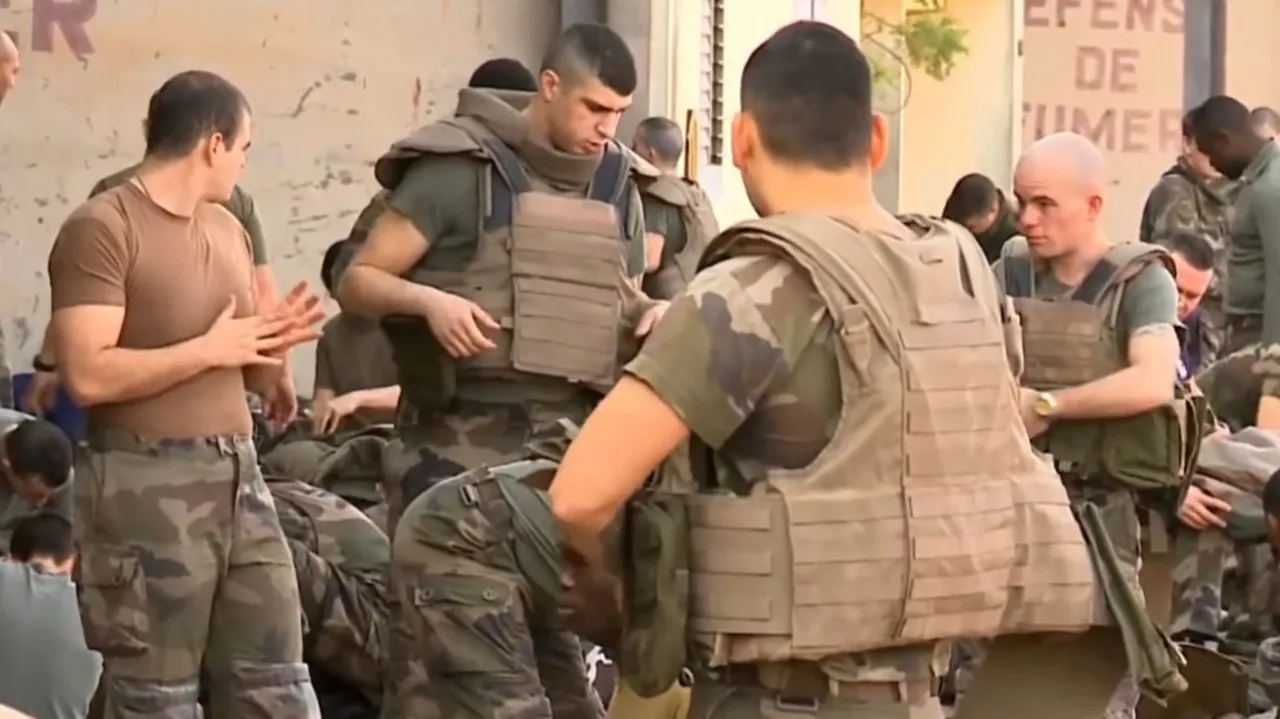 Воздух вместо пенки: Франция испытывает новую подложку под бронежилет