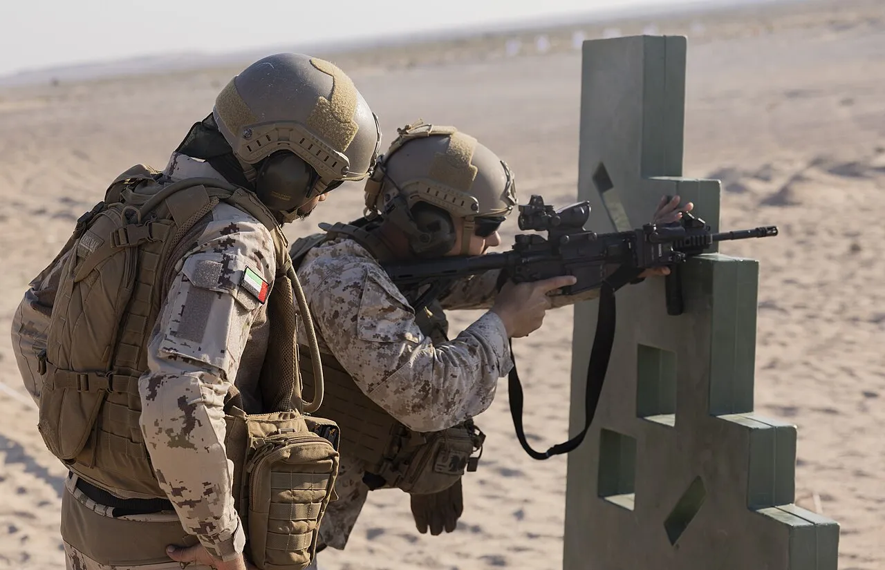 ОАЭ втягиваются в войну, которая может уничтожить их экономику