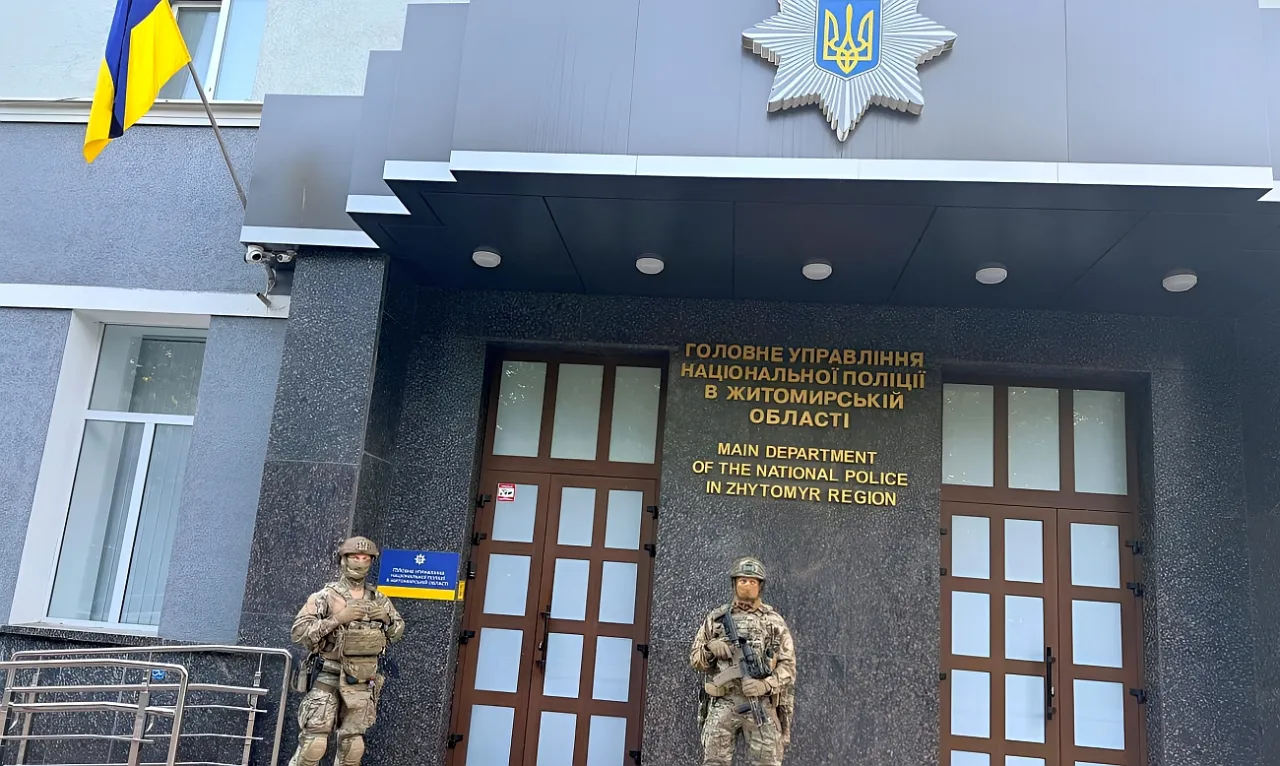 В трех областных центрах Украины проходят обыски в зданиях ГУ Нацполиции