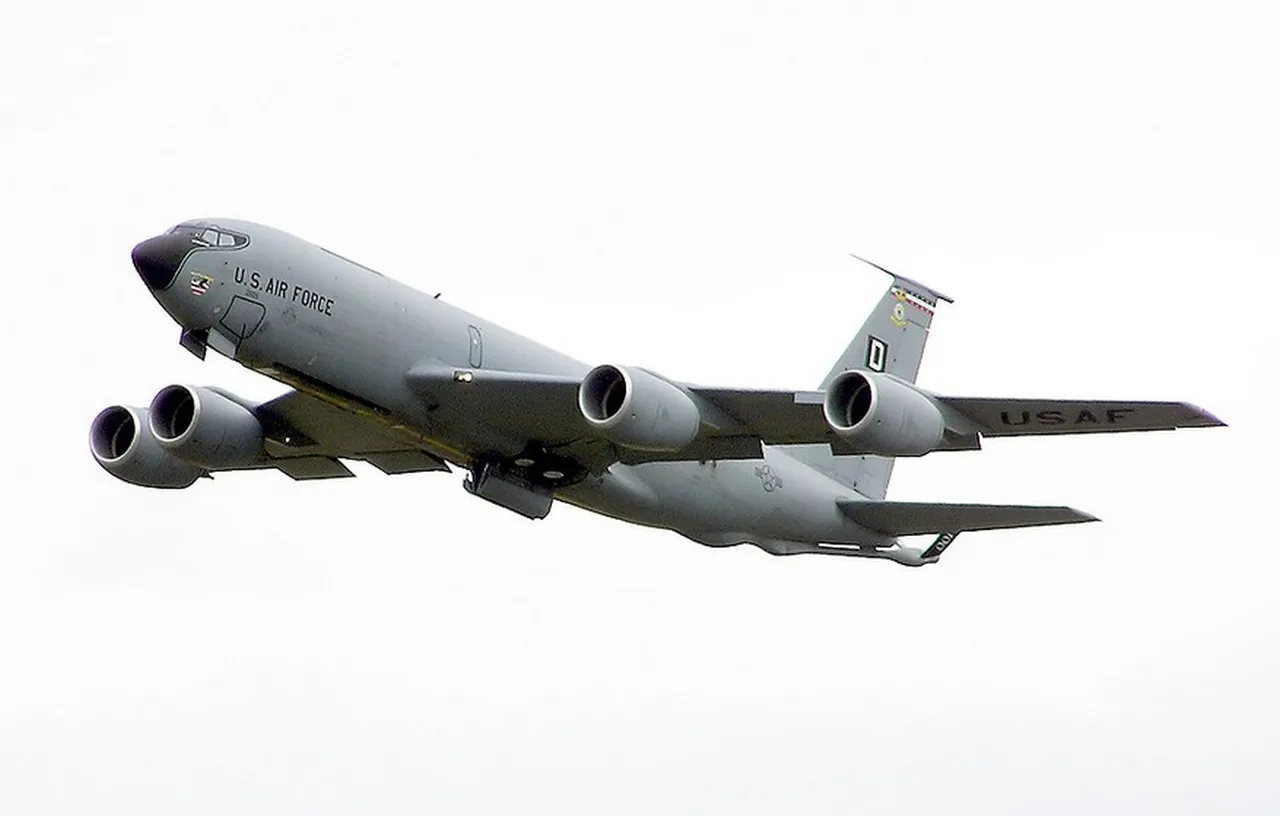 ������-��������� KC-135R ��� ��� ����� ������ �������� ��� ��������� ��������