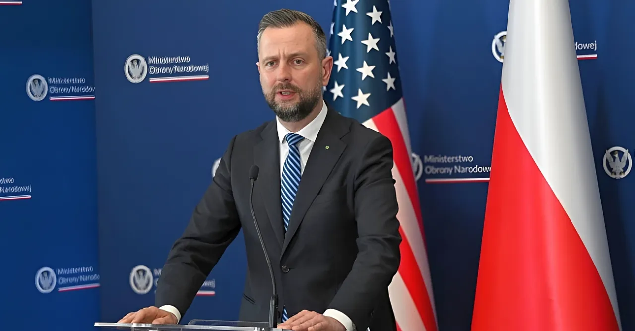 Министр обороны Польши потребовал от Киева «быть осторожнее» при атаках БПЛА