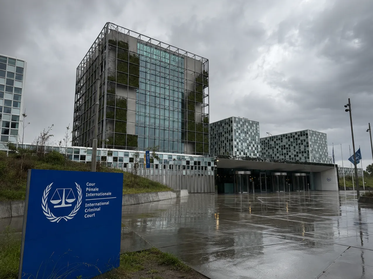 Новый парламент Венгрии остановил выход страны из МУС