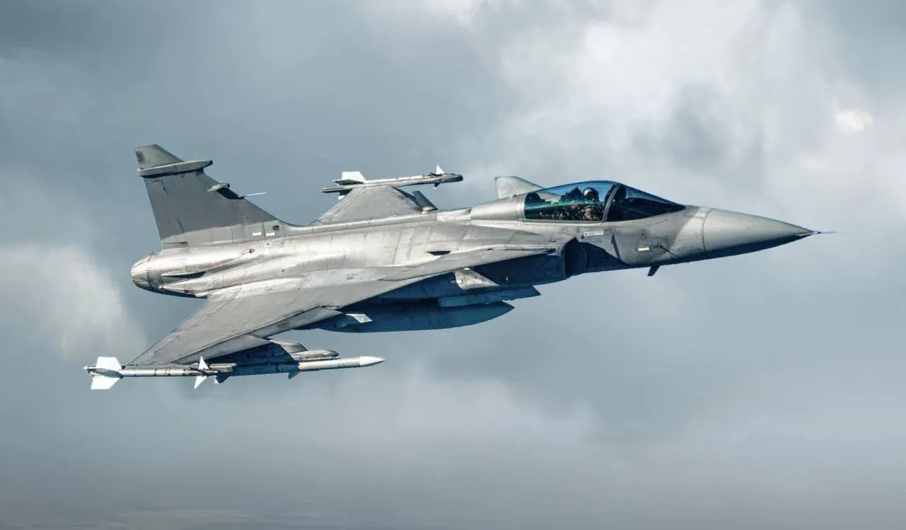 Часть подарят, часть купим: в Киеве рассказали детали по шведским JAS 39 Gripen