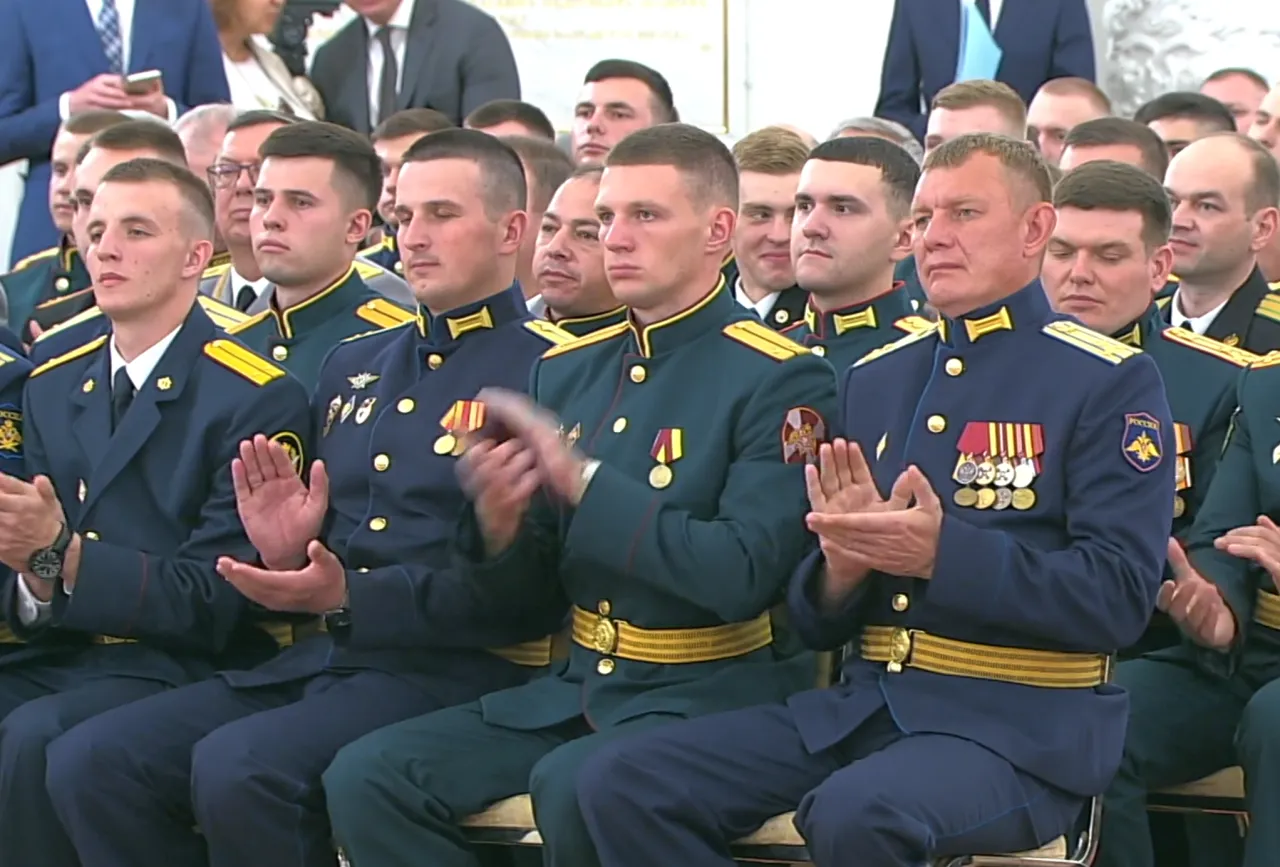 Владимир Путин поздравил выпускников военных вузов с успешным окончанием учёбы