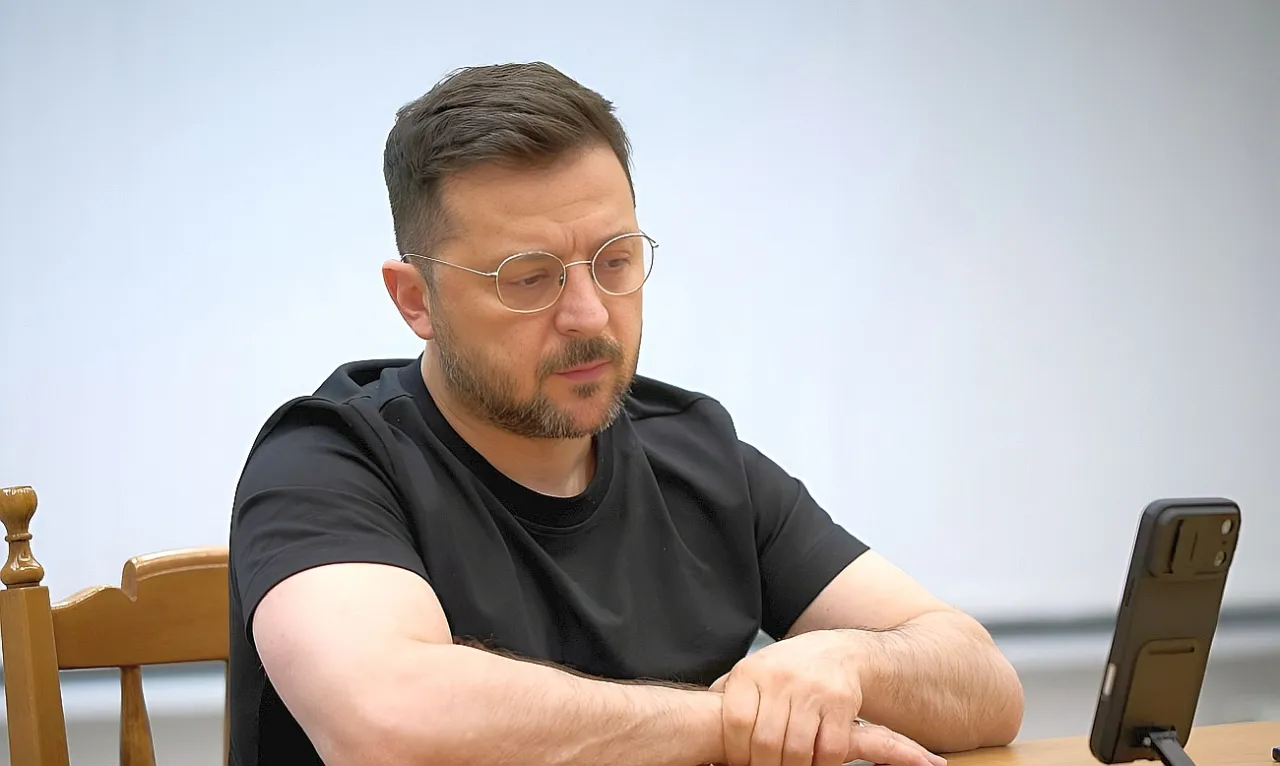 Зеленский ввёл санкции в отношении десяти российских операторов связи