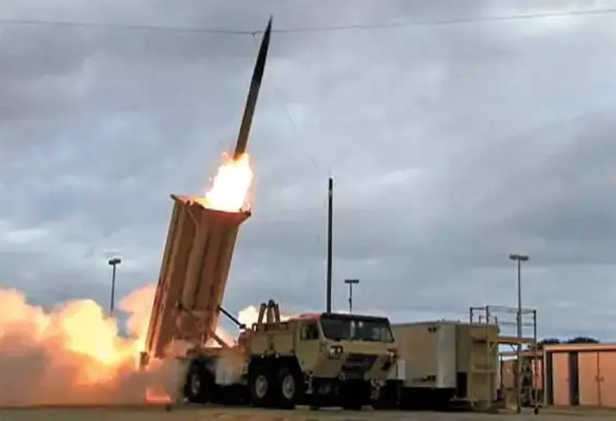 Запуск противоракеты THAAD