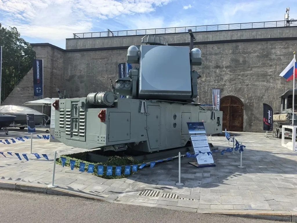 ЗРК «Тор-М2КМ» в натуральную величину – на военно-морском салоне «Флот-2026»