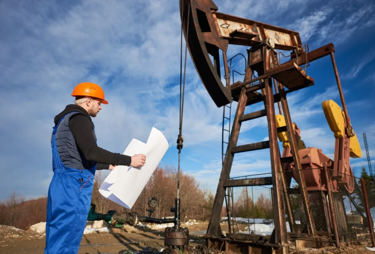 Майские доходы РФ от нефти выросли на треть в сравнении с маем 2025 года