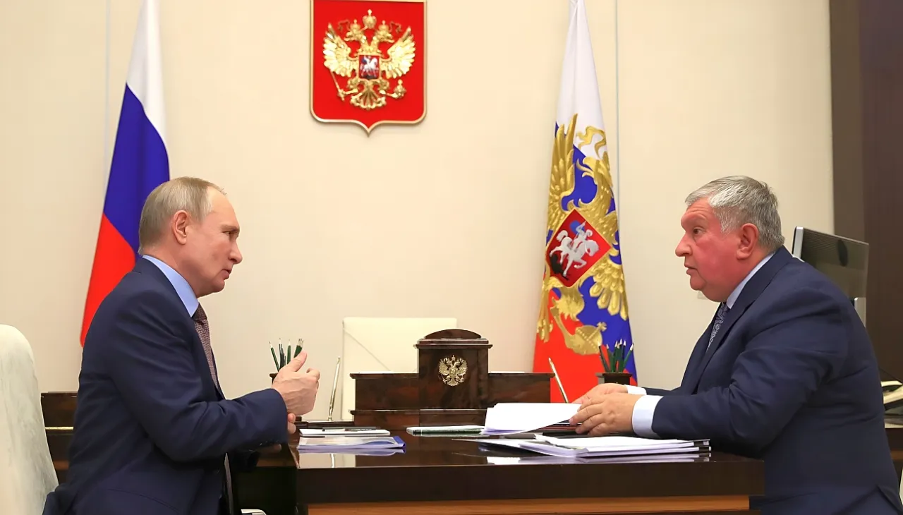 Глава Роснефти предложил президенту РФ меры по стабилизации топливного рынка