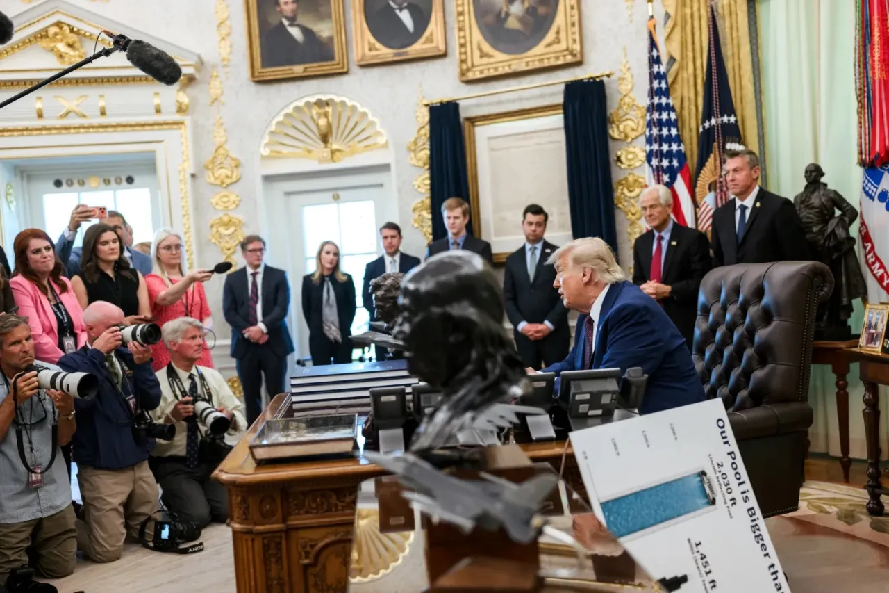 Трамп рассчитывает без затрат заполучить иранские запасы урана и открытый Ормуз