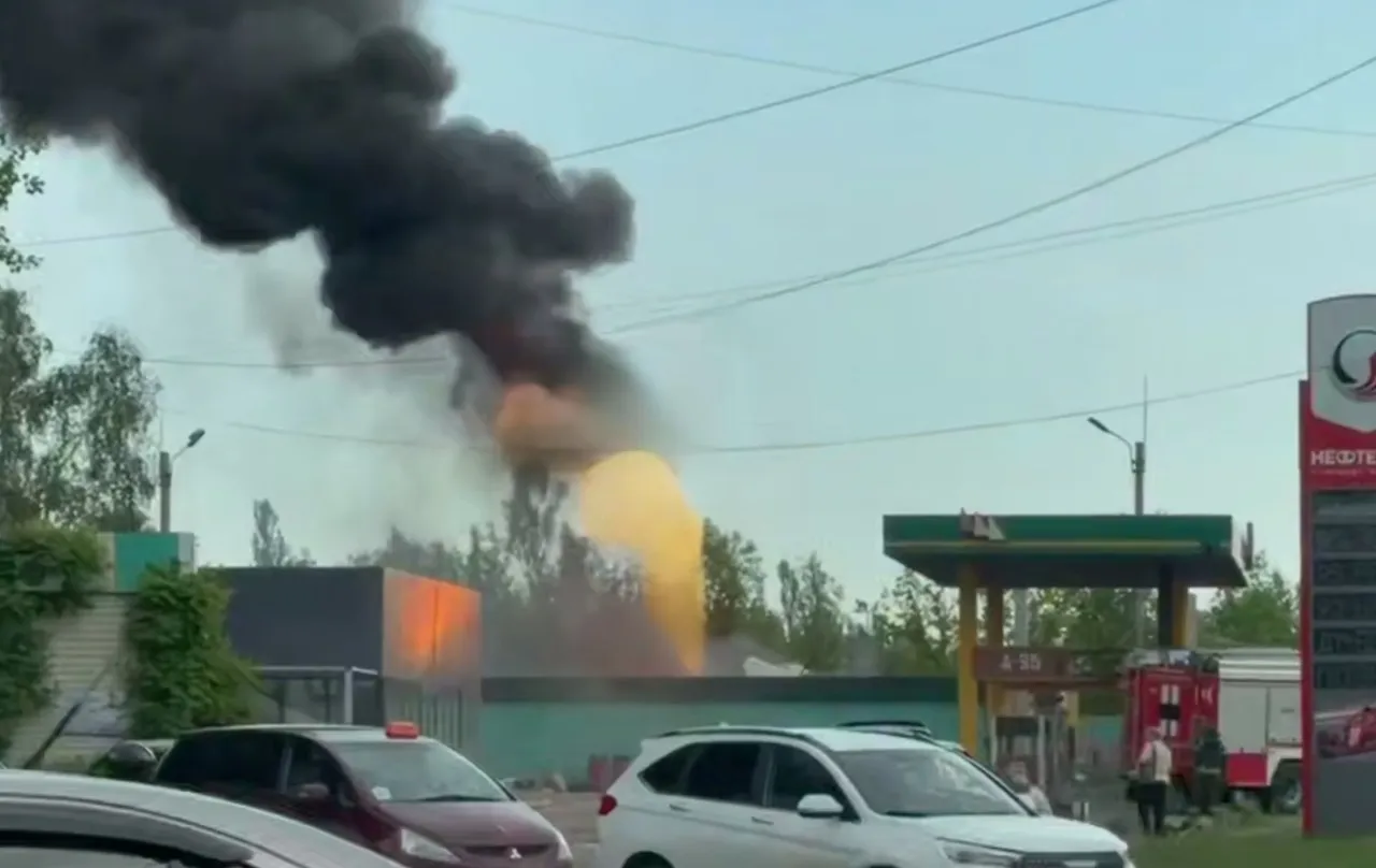 БПЛА ВСУ атаковали автозаправку в Макеевке в ДНР и Климово Брянской области
