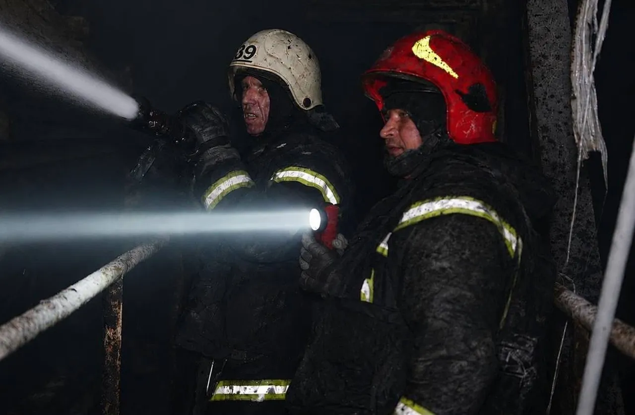 Под Киевом после прилёта пожар вспыхнул на объекте в промышленной зоне