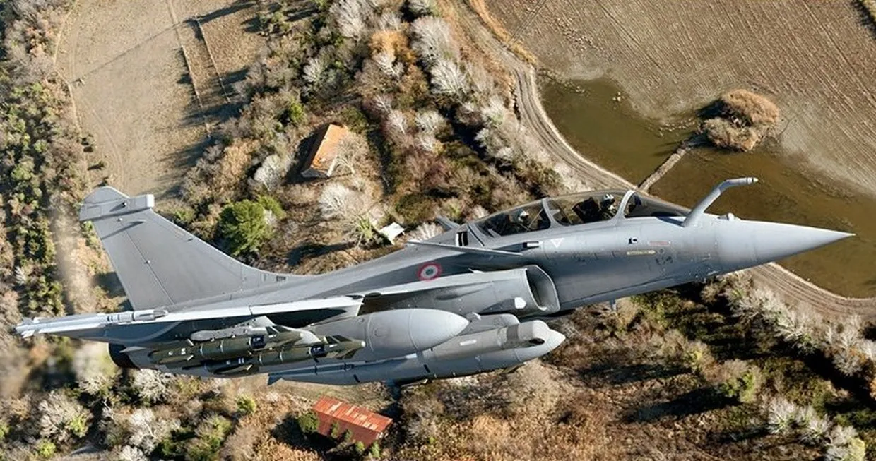 «Справятся с «Геранями»: истребитель Rafale оснастили противодроновыми ракетами
