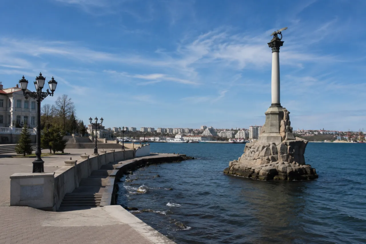 В Крыму четыре города и три района остались без света