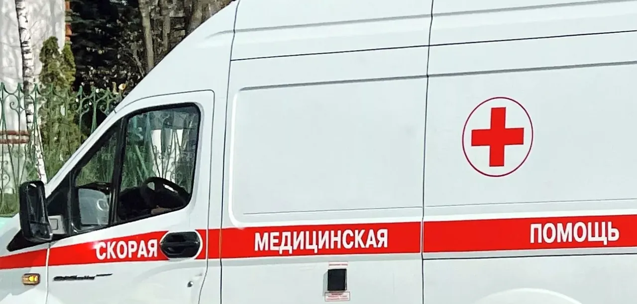 Двоих тяжелораненых после атаки ВСУ на автобус в Лисичанске перевезли в Луганск