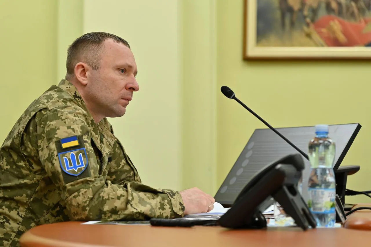 Новый главком ВСУ Драпатый начал войну с «полками Сырского»