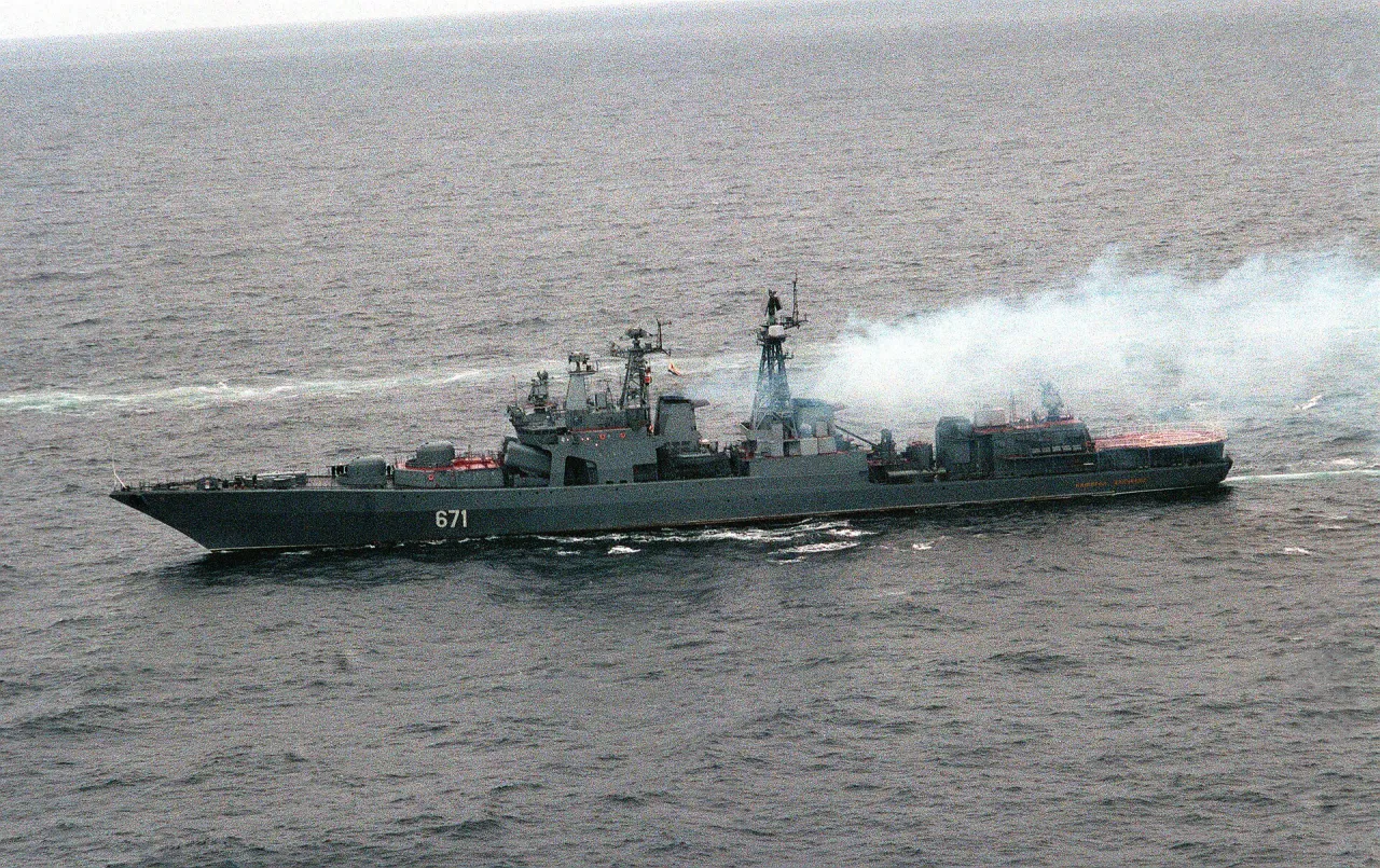 Корабли ВМФ РФ сопроводили торговые суда в территориальных водах Британии