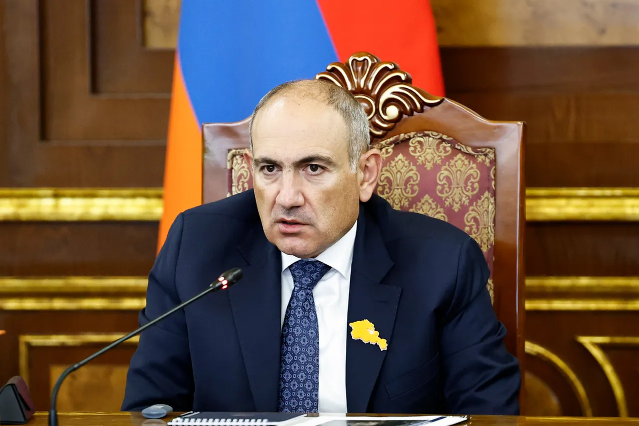 Никол Пашинян ушёл в отставку вместе с армянским правительством