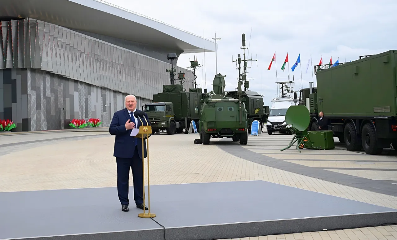 Лукашенко призвал создать «абсолютное оружие» против беспилотников