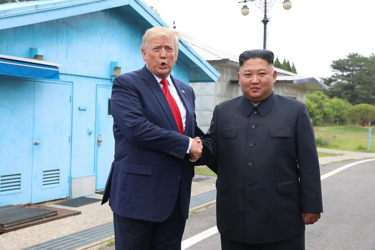 Trump réduit ses exercices militaires avec la Corée du Sud pour éviter d'irriter la Corée du Nord.