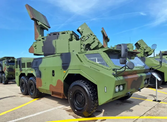 Как ЗРК «Тор-М1» оказался в Китае?