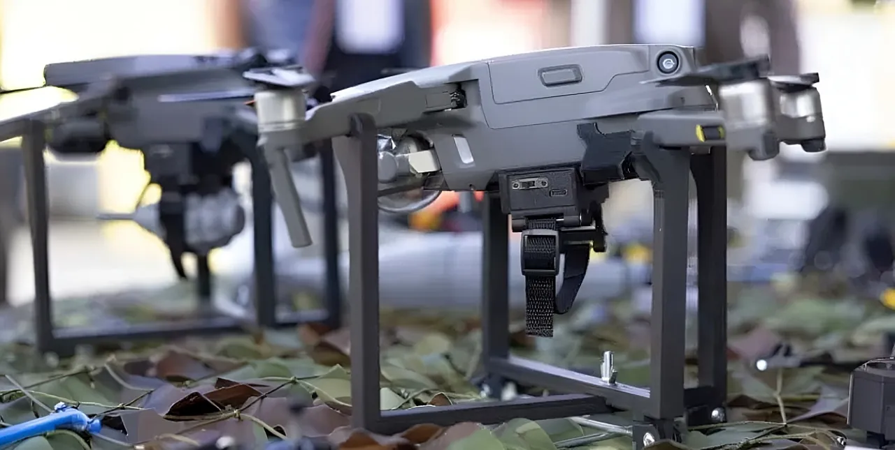 Des rebelles birmans soutenus par les États-Unis utilisent des drones pour attaquer les forces gouvernementales.