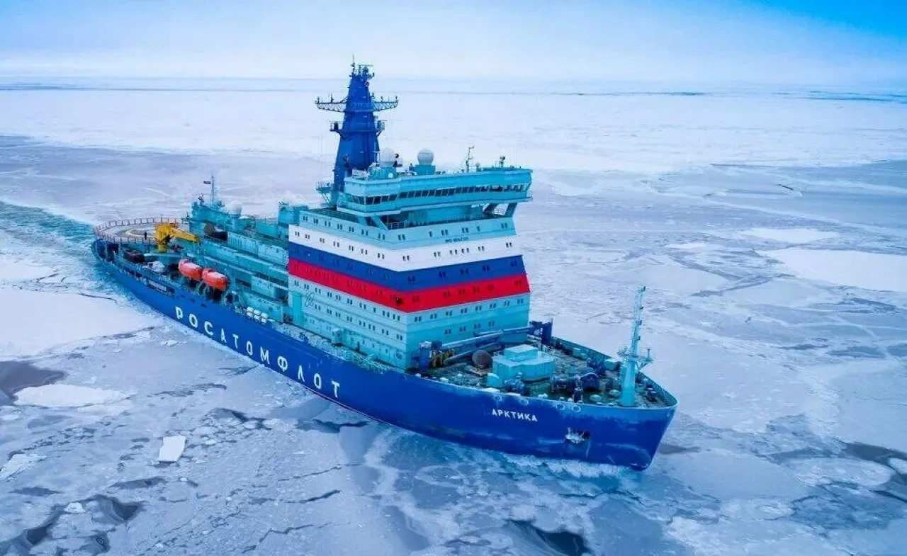 Китай запускает регулярный контейнерный маршрут в Британию через Севморпуть
