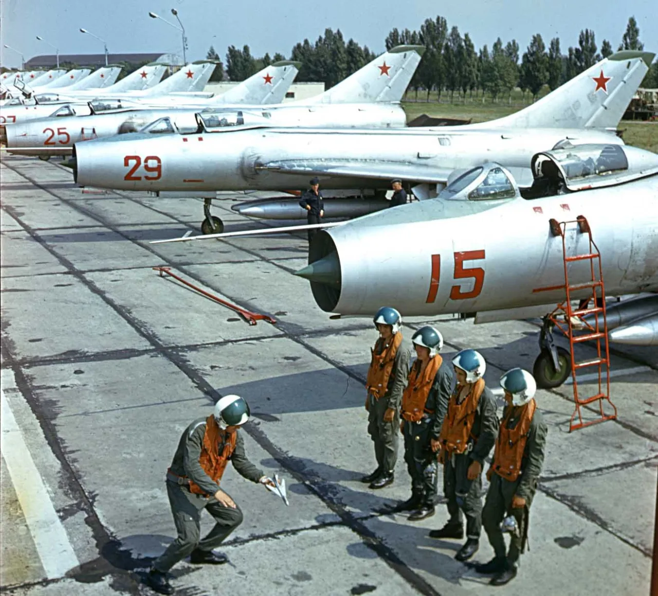 Как появилось советское поворотное крыло: от Bell X-5 до Су-7ИГ