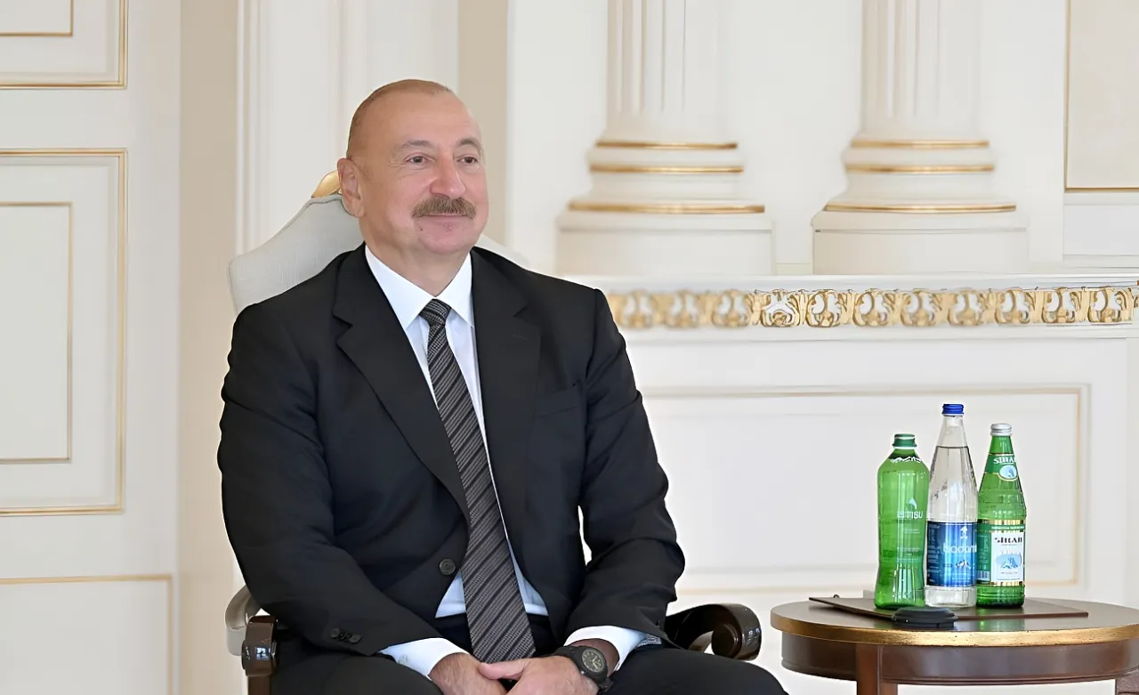 После снятия санкций ЕС с Усманова Алиев помиловал гражданина Франции
