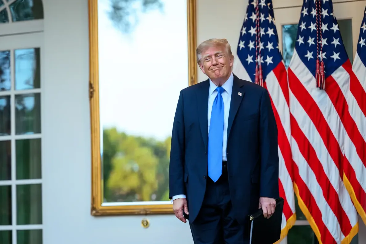 Франция не стала реагировать на «присвоение» Трампом своих заморских территорий