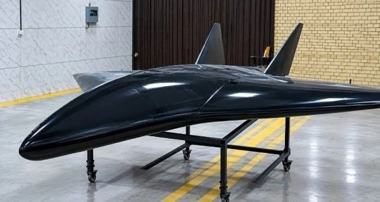 ИИ-наведение и увеличенная боевая часть: Иран показал новый БПЛА Arash-3