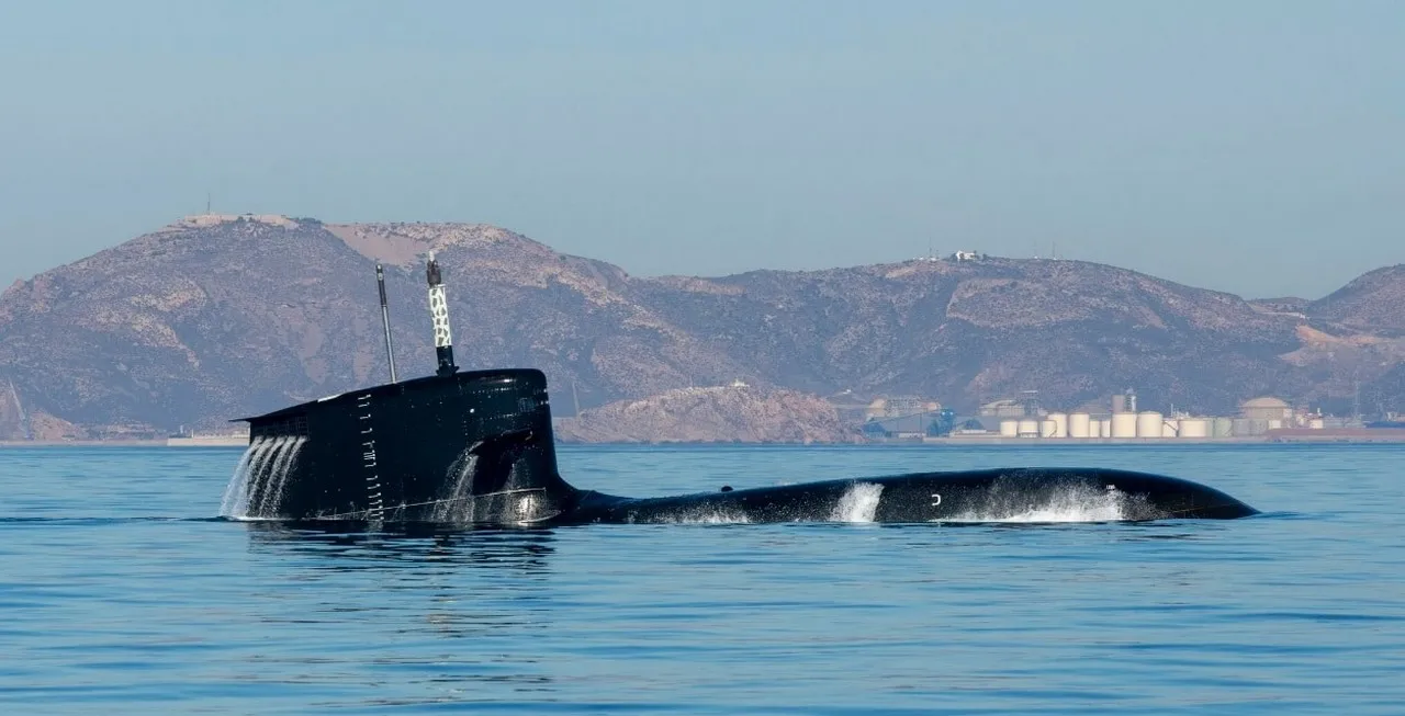 Ударный арсенал под водой: Китай строит таинственные субмарины-тримараны