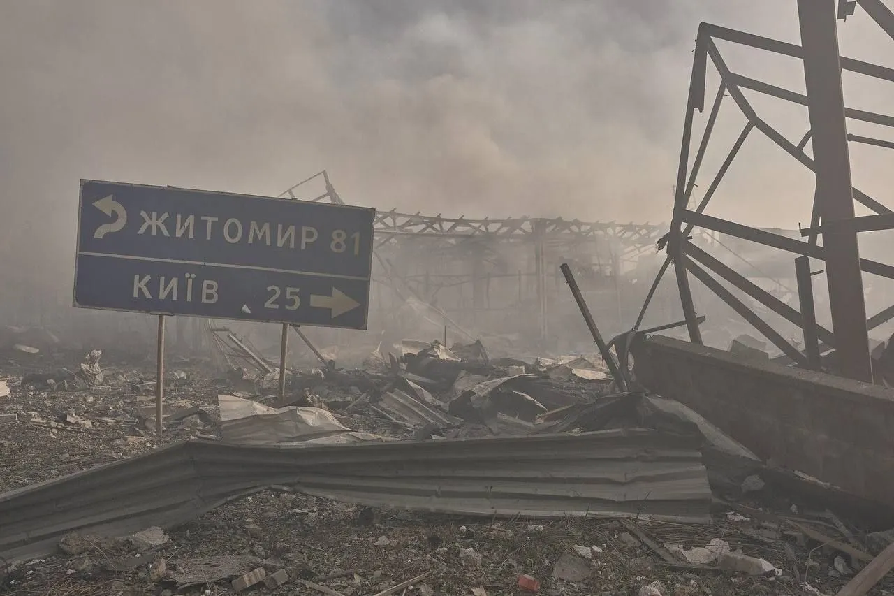 «Не разобрали завалы»: кадры из Вишнёвого спустя месяцы после детонации складов